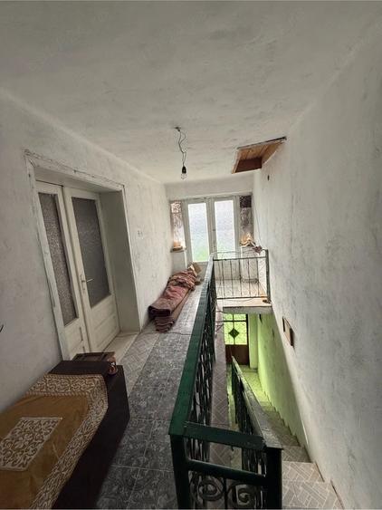 Casă cu 7 camere cu Teren 3000 Mp în Var