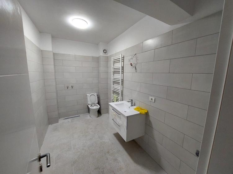 Apartament cu 3 camere decomandat în Floreasca