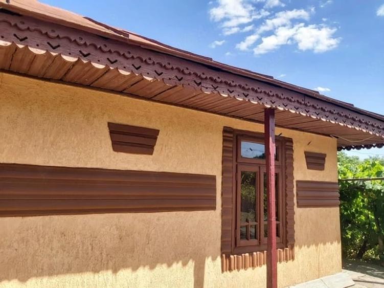 Casă cu 2 camere cu Teren 2200 Mp în Idrici