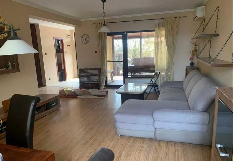 Casă cu 3 camere în Lazuri
