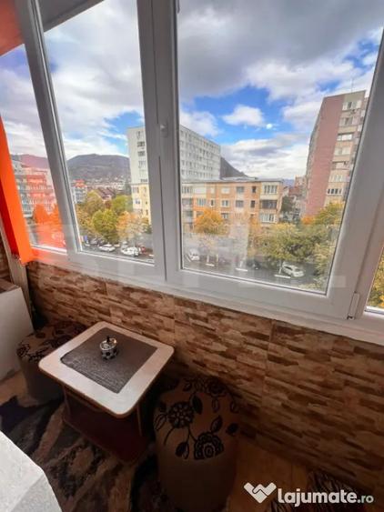 Apartament cu 4 camere decomandat, mobilat în Ultracentral