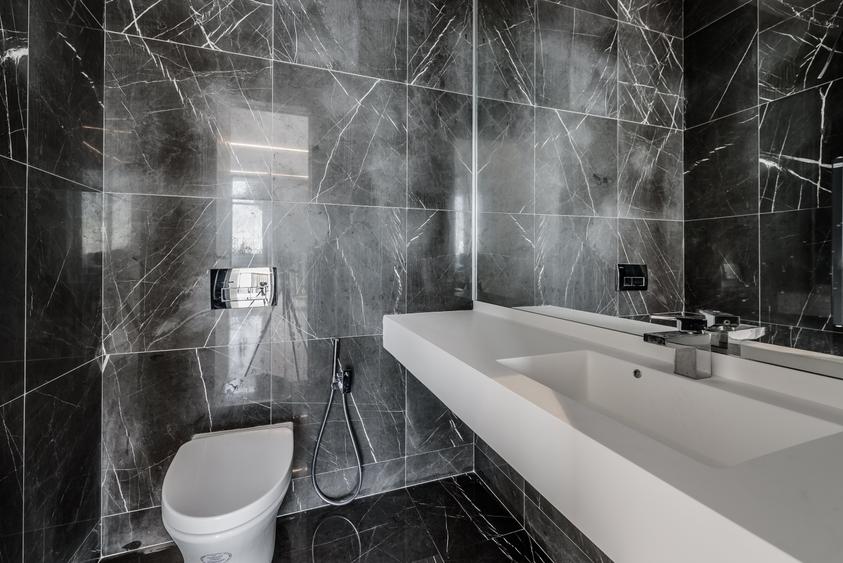 Penthouse cu 4 camere semidecomandat, mobilat în Central
