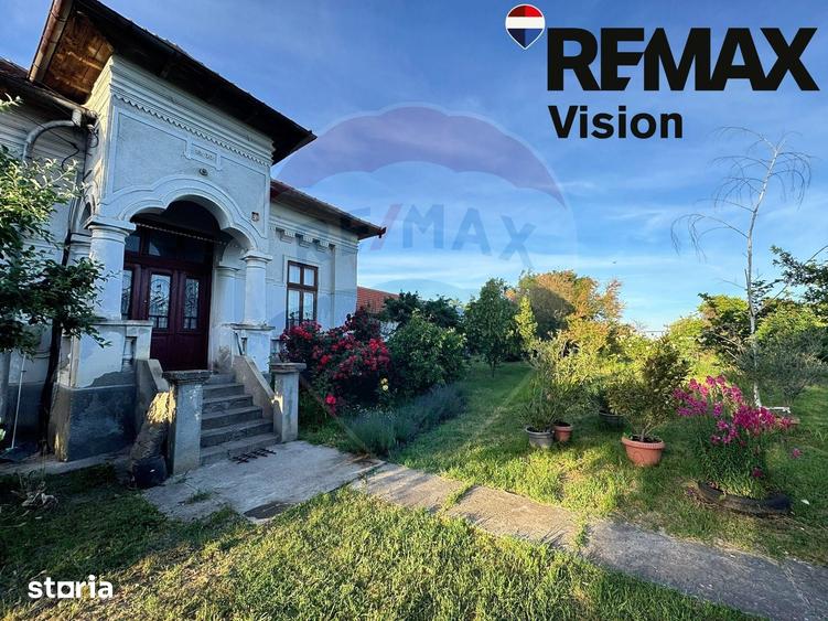 Casă cu 5 camere cu Teren 9500 Mp în Catane