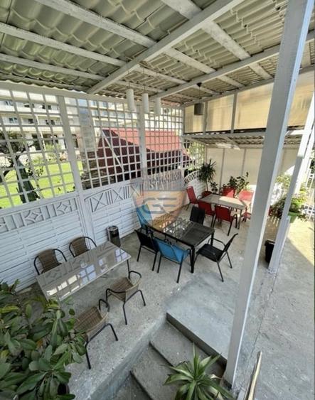Casă individuală cu 9 camere cu Canalizare în Nord