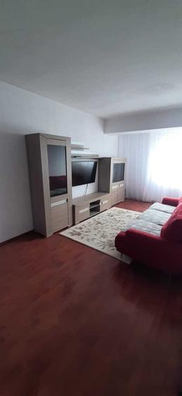 Apartament cu 3 camere decomandat în Valea Oltului