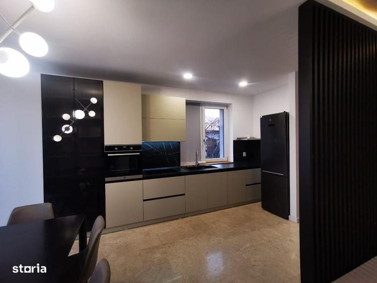 Casă cu 4 camere cu Teren 330 Mp în Bucium