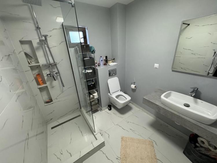 Casă individuală cu 4 camere cu Canalizare în Balta Verde