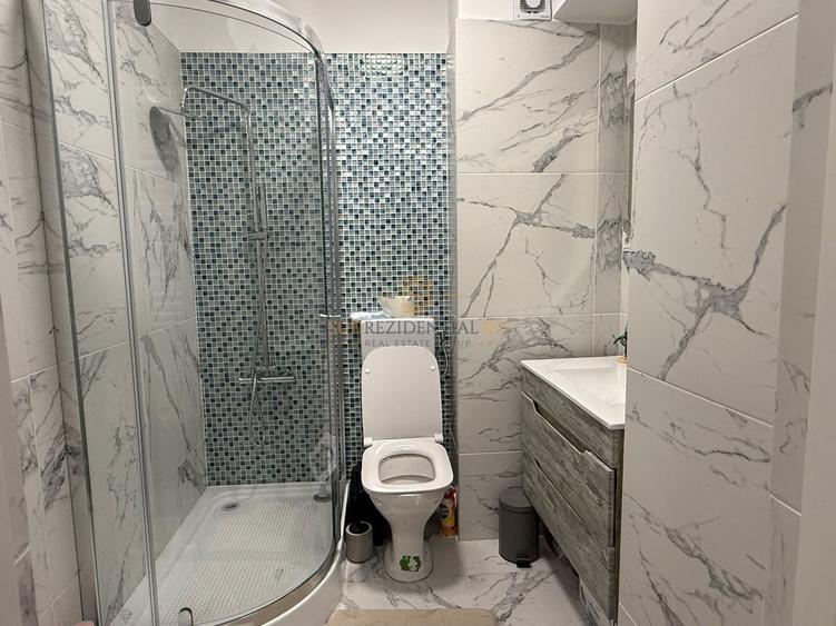 Apartament cu 3 camere semidecomandat, mobilat în Central