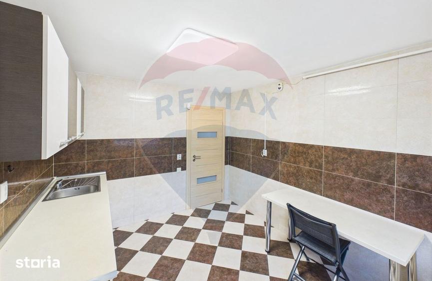 Apartament cu 5 camere în Tineretului