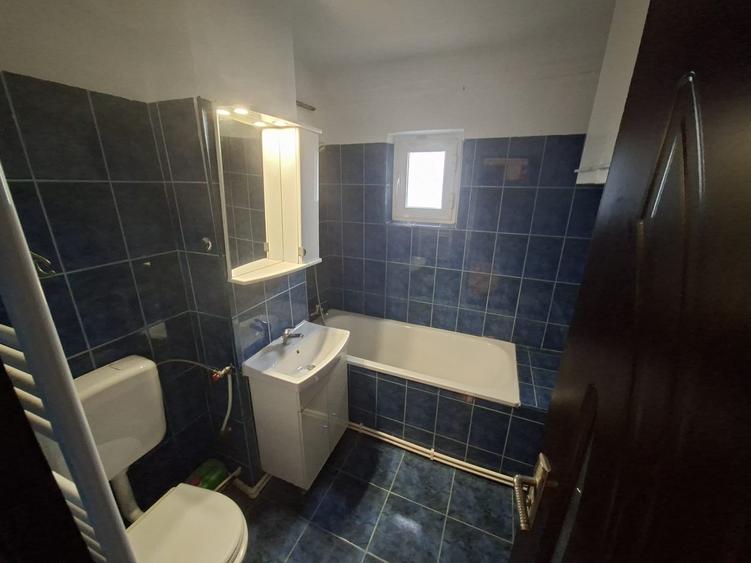 Apartament cu 2 camere decomandat în Poarta 6