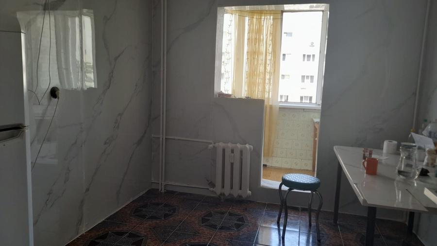 Apartament cu 3 camere decomandat în Basarabia