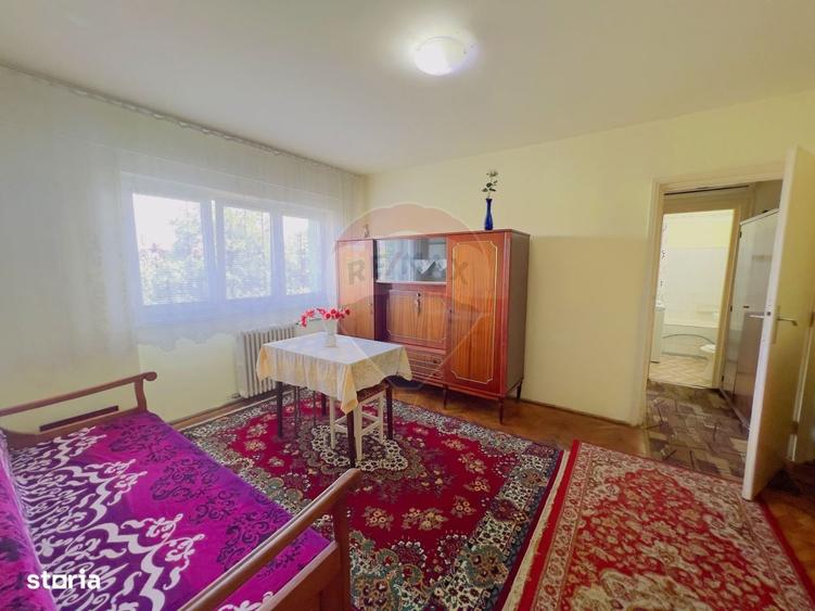 Apartament cu 3 camere semidecomandat în Central