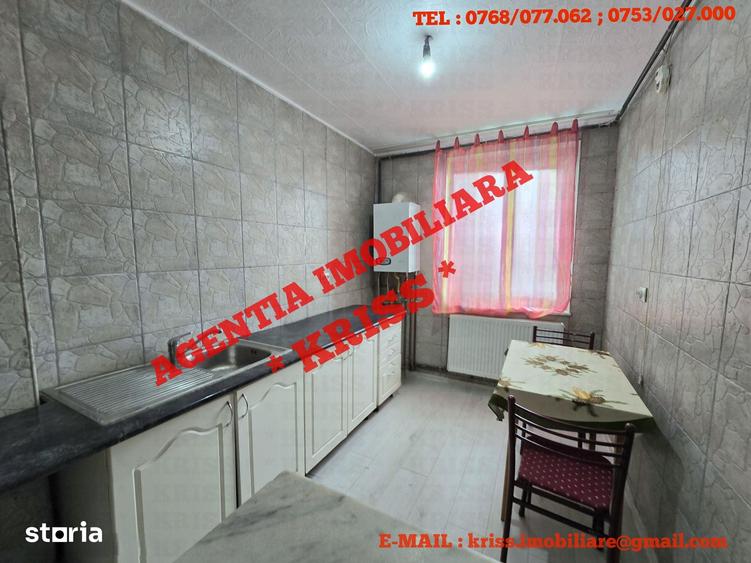 Apartament cu 2 camere semidecomandat în Craiovei