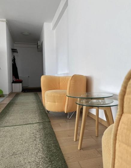 Apartament cu 2 camere semidecomandat, mobilat în Dacia