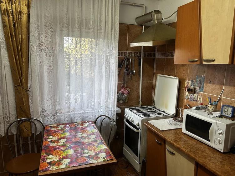 Apartament cu 4 camere decomandat în Găvana