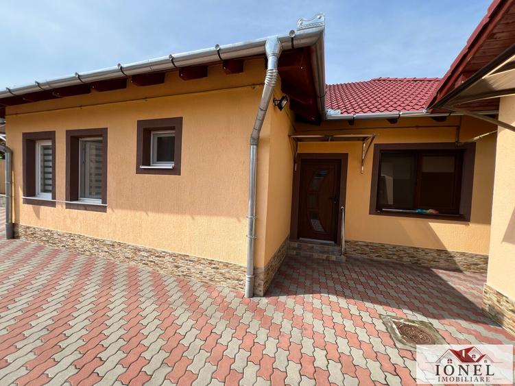 Casă individuală cu 3 camere cu Canalizare în Central