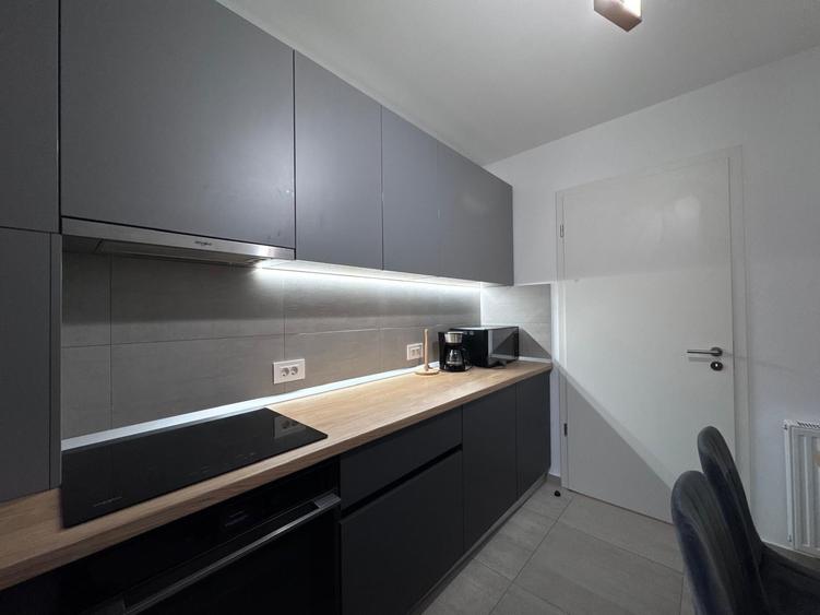 Apartament cu 2 camere decomandat, mobilat în Tractorul