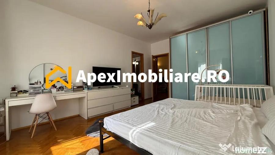 Apartament cu 3 camere semidecomandat, mobilat în Universitate