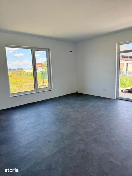 Casă cu 4 camere cu Teren 610 Mp în Tărtășești