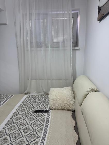 Apartament cu 3 camere decomandat în Fundeni