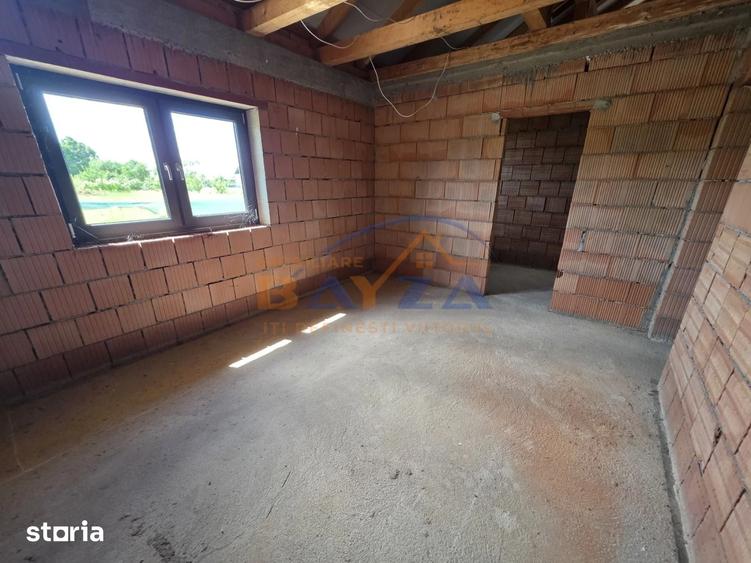 Casă cu 4 camere cu Teren 600 Mp în Recea