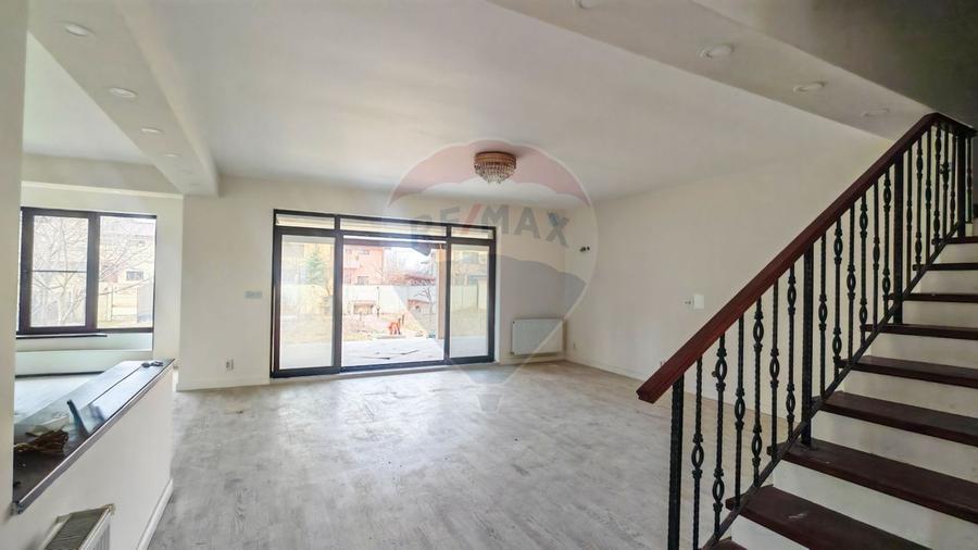 Duplex cu 9 camere cu Teren 1161 Mp în Berceni