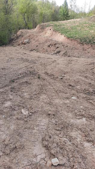 Teren de 3768 mp, în Uric