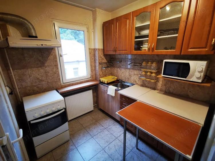 Apartament cu 2 camere semidecomandat în Take Ionescu