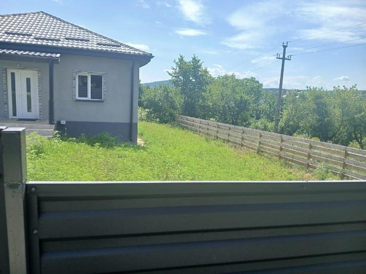 Casă individuală cu 4 camere cu Teren 570 Mp în Tomești