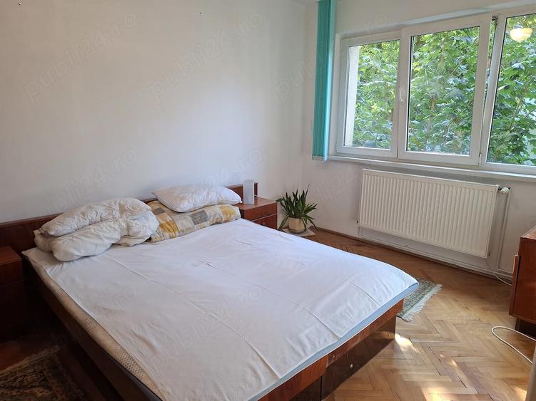 Apartament cu 3 camere semidecomandat, mobilat în Gării