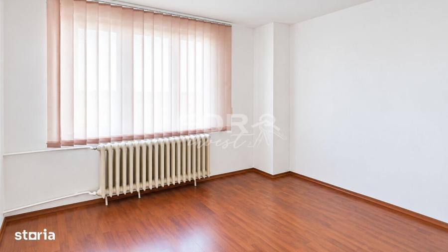 Apartament cu 4 camere decomandat în Cantemir