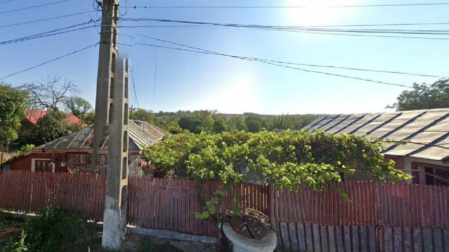 Casă individuală cu 4 camere cu Teren 3400 Mp în Buciumeni