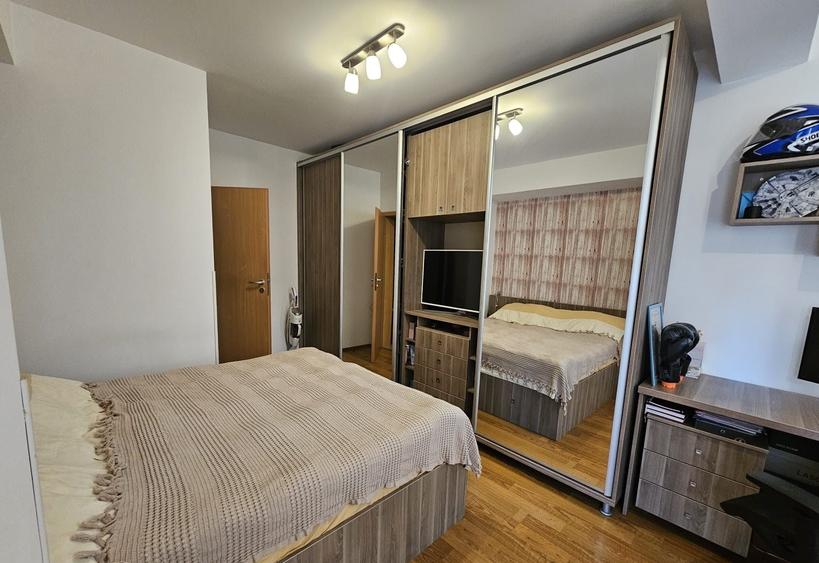 Apartament cu 3 camere decomandat în Ghencea