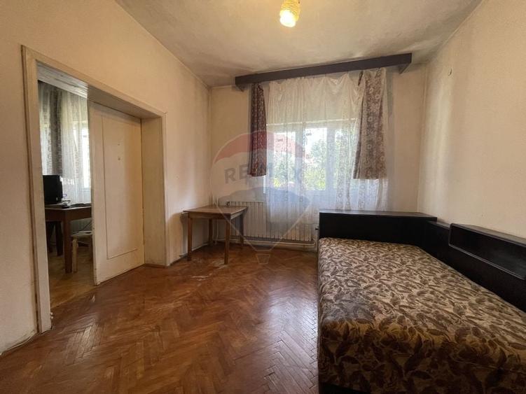 Casă individuală cu 15 camere cu Canalizare în Elisabetin