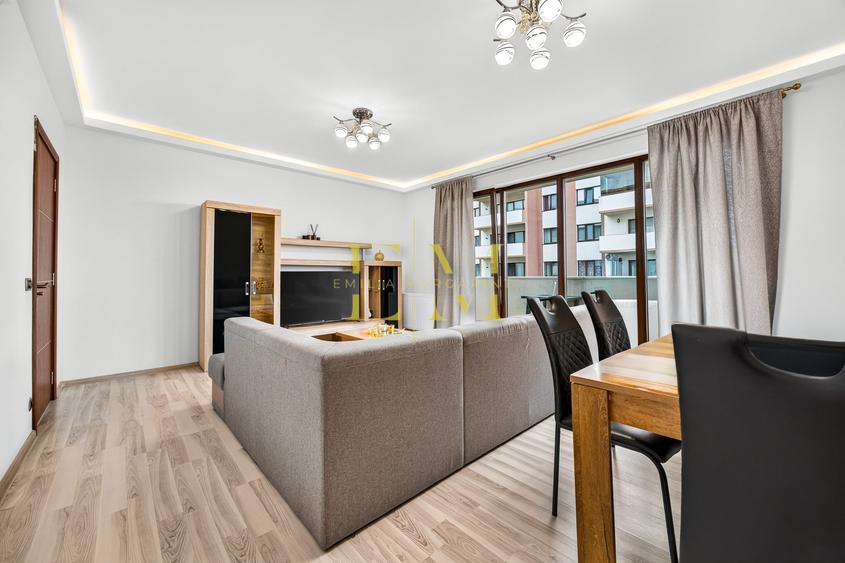 Apartament cu 3 camere decomandat în Tractorul