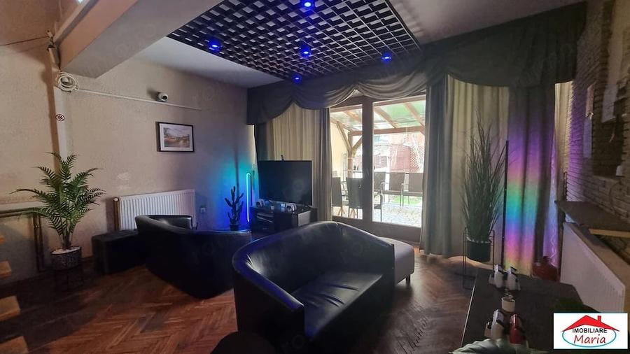 Casă cu 5 camere cu Teren 300 Mp în Central