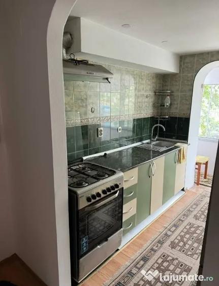 Apartament cu 3 camere semidecomandat în Ultracentral