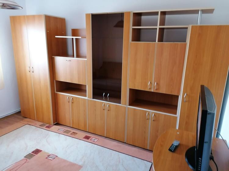 Garsonieră decomandată în Tudor
