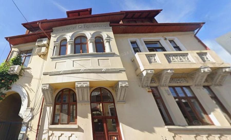 Apartament cu 3 camere decomandat, mobilat în Universitate