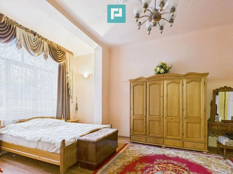 Casă cu Teren 2703 Mp în Ghioroc
