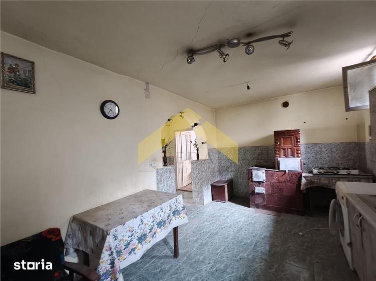 Casă cu 4 camere cu Teren 1199 Mp în Central