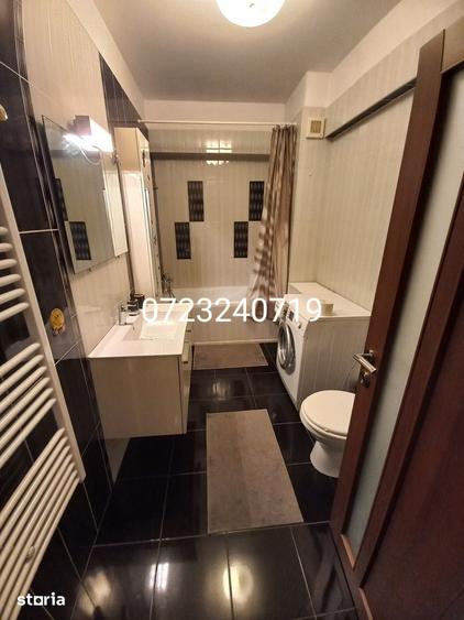 Apartament cu 3 camere semidecomandat în Berceni