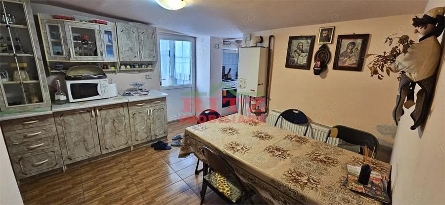 Casă cu 3 camere cu Teren 392 Mp în Central