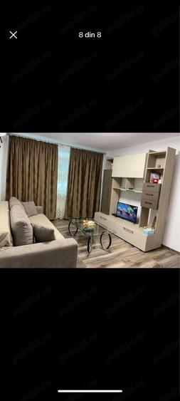 Apartament cu 4 camere semidecomandat în Central
