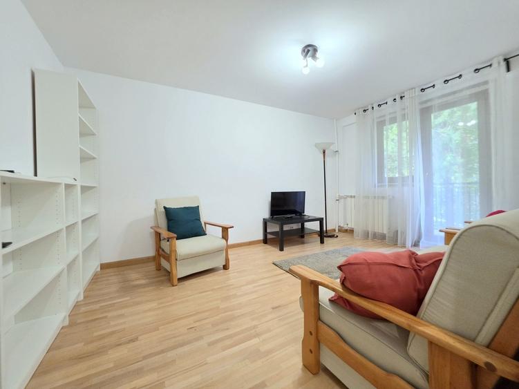 Apartament cu 2 camere decomandat în Drumul Taberei