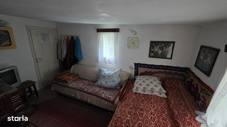 Casă cu 4 camere în Bonțești