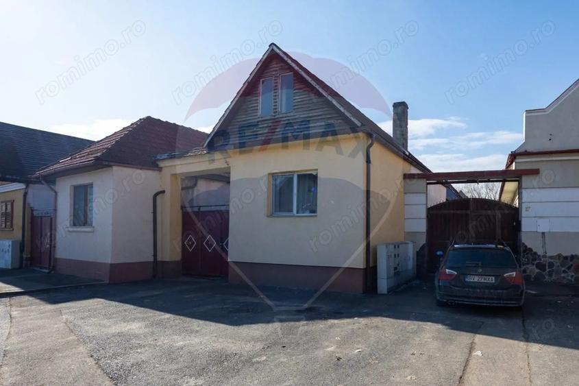 Casă cu 3 camere cu Teren 250 Mp în Cristian