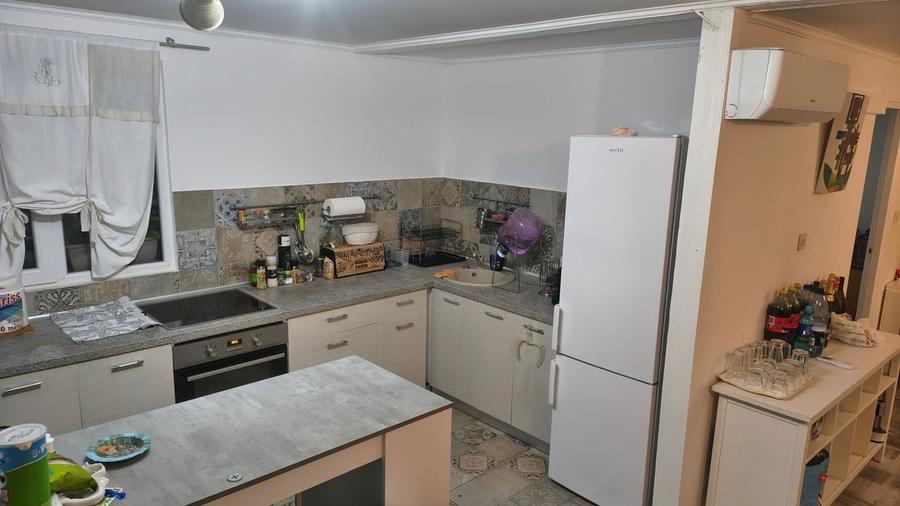 Casă cu 3 camere cu Teren 800 Mp în Mihai Bravu