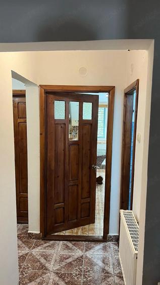 Apartament cu 4 camere decomandat în Victoria
