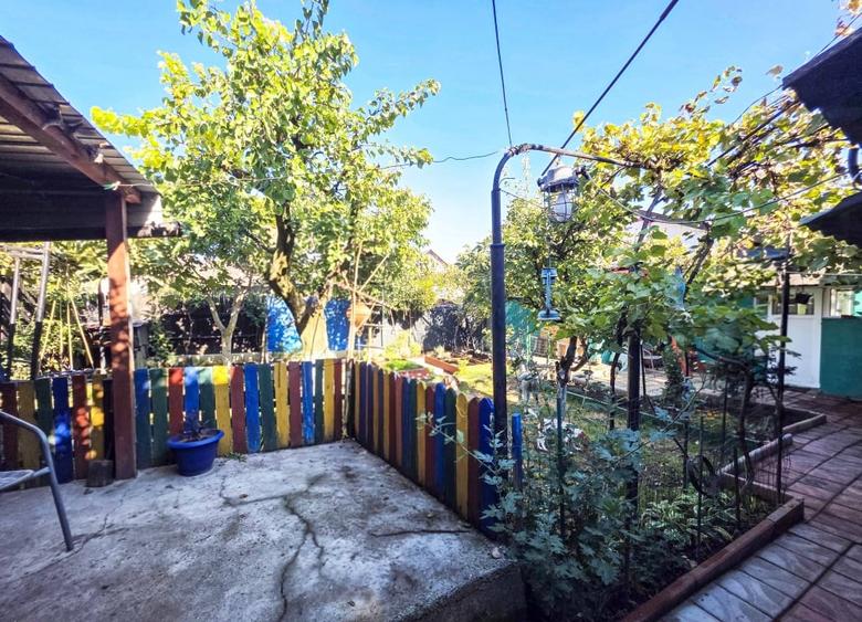 Casă individuală cu 4 camere cu Canalizare în Brătianu